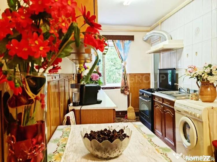 Apartament cu 3 camere decomandat în Răcădău