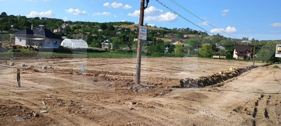Teren de 1800 mp, în Răchiți
