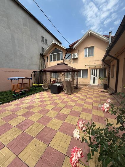 Casă individuală cu 6 camere cu Teren 270 Mp în Brâncoveanu