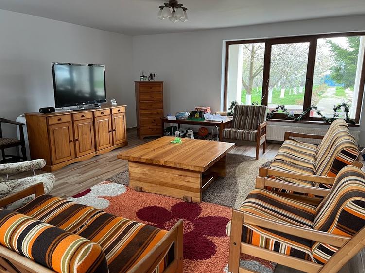 Casă individuală cu 6 camere cu Garaj în Snagov