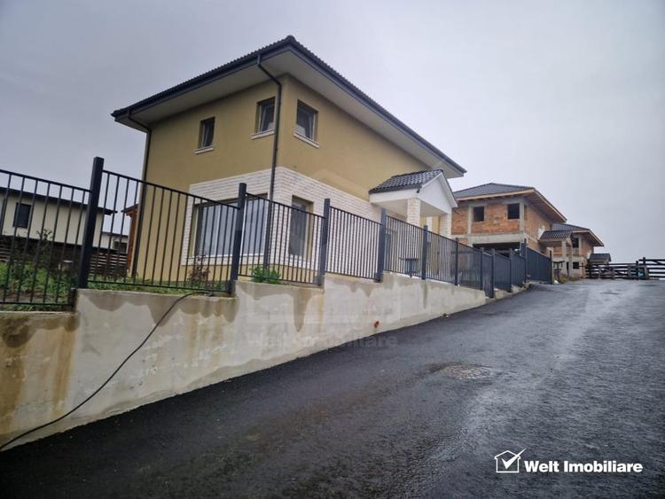 Casă individuală cu 4 camere cu Canalizare în Exterior Est