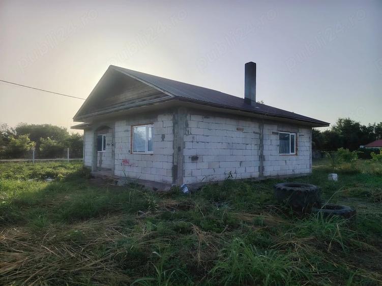 Casă cu 2 camere cu Teren 900 Mp în Târlele Filiu