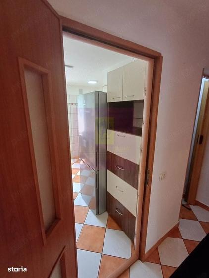 Apartament cu 3 camere decomandat în Berceni