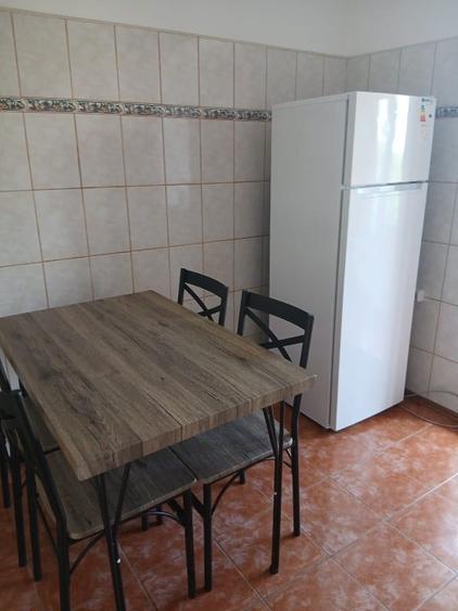 Apartament cu 3 camere decomandat, mobilat în Gării