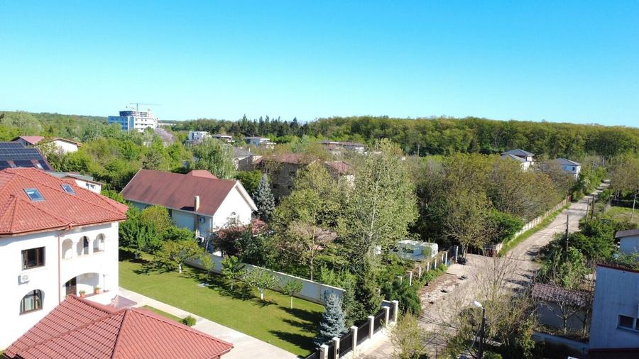Apartament cu 4 camere, mobilat în Băneasa