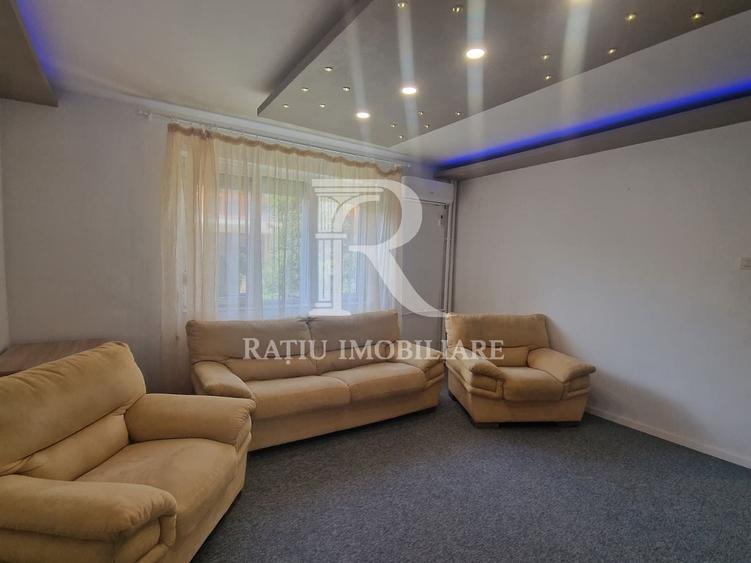 Apartament cu 4 camere decomandat, mobilat în Rogerius