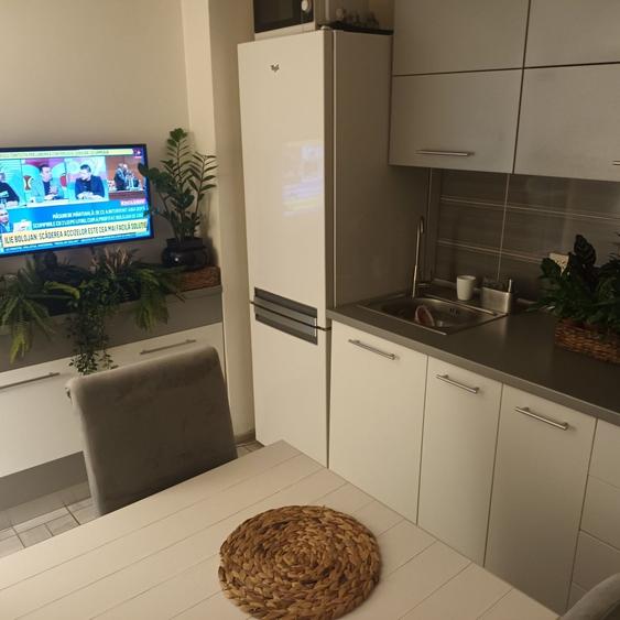 Apartament cu 2 camere decomandat în Tei