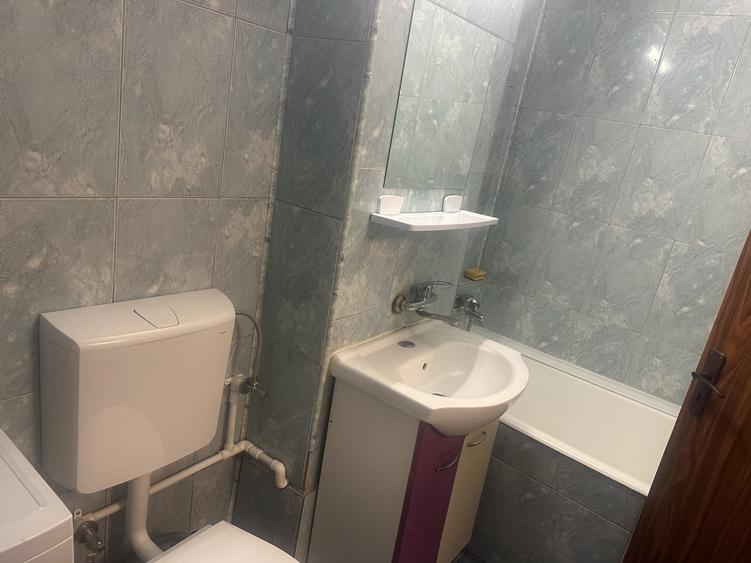 Garsonieră decomandată în Uverturii