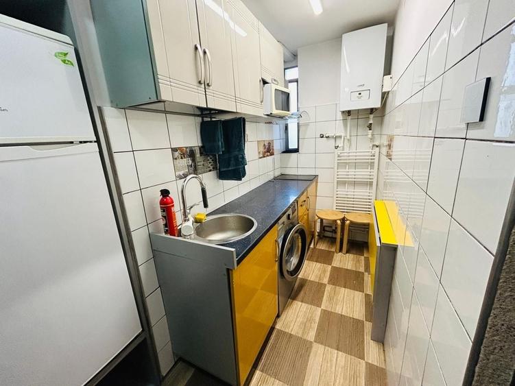 Garsonieră decomandată, mobilată în Gara de Nord
