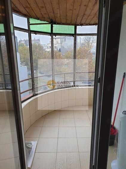Apartament cu 2 camere semidecomandat în P-ța Victoriei