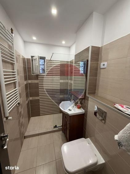 Apartament cu 3 camere, mobilat în Central