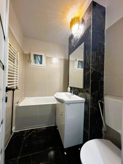Apartament cu 3 camere decomandat în Tătărași