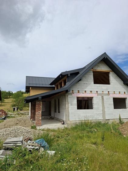 Casă cu 4 camere în Măgoaja