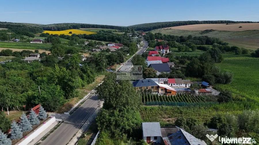 Casă cu 2 camere cu Teren 3811 Mp în Buciumeni
