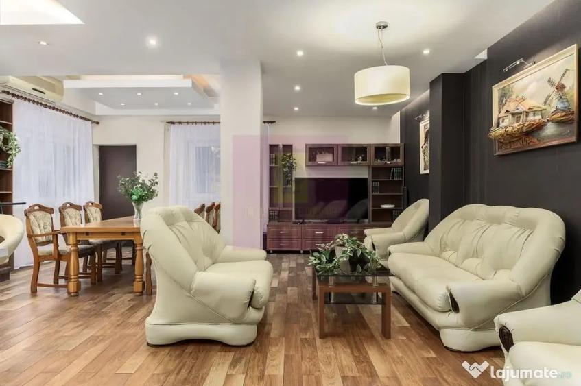 Casă cu 7 camere cu Teren 510 Mp în Lacul Tei