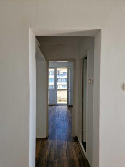 Apartament cu 2 camere decomandat în Petros