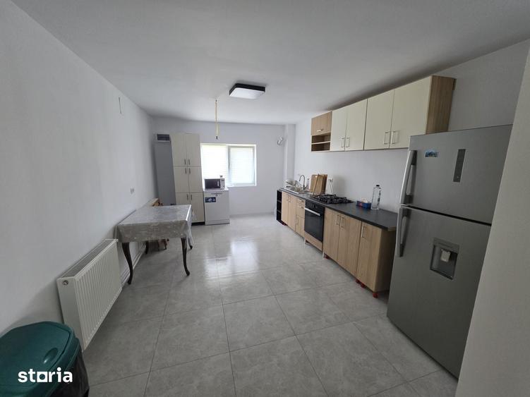 Casă cu 7 camere cu Teren 3000 Mp în Ileana
