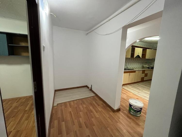 Apartament cu 3 camere decomandat în Exterior Vest