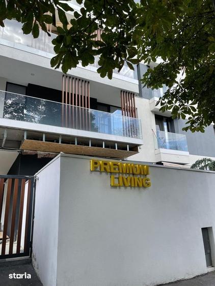 Apartament cu 4 camere decomandat, mobilat în Băneasa