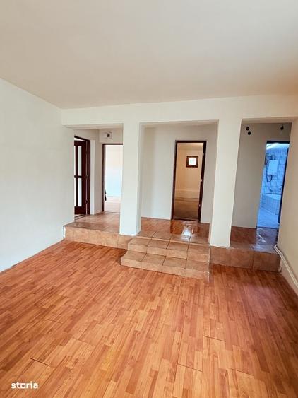 Casă cu 3 camere în Paleu