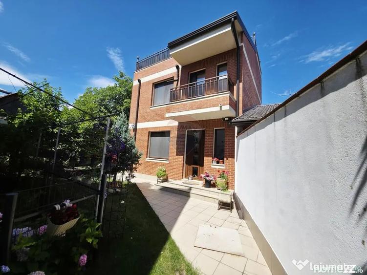 Casă cu 3 camere cu Teren 205 Mp în Central