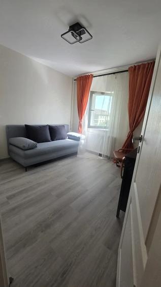 Apartament cu 3 camere decomandat, mobilat în Buziașului
