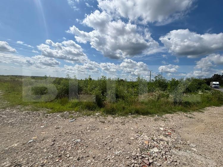 Teren Construcții intravilan de 1576 mp, în Sud