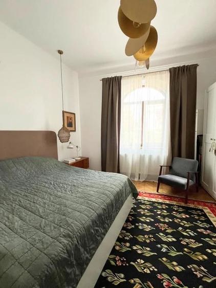 Apartament cu 3 camere semidecomandat în Grădina Icoanei