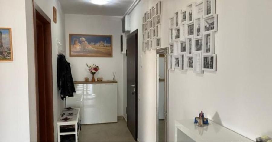 Apartament cu 2 camere decomandat în Exterior Vest