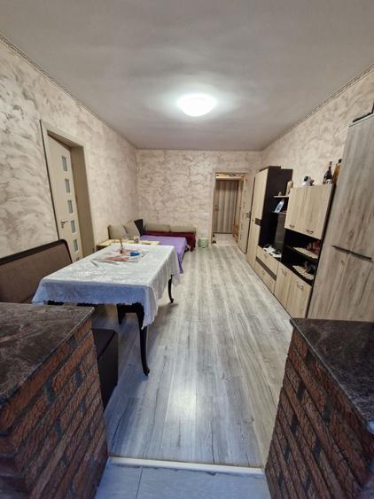 Apartament cu 2 camere decomandat în Abator
