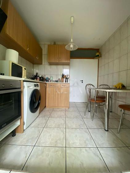 Apartament cu 3 camere decomandat, mobilat în Aviației