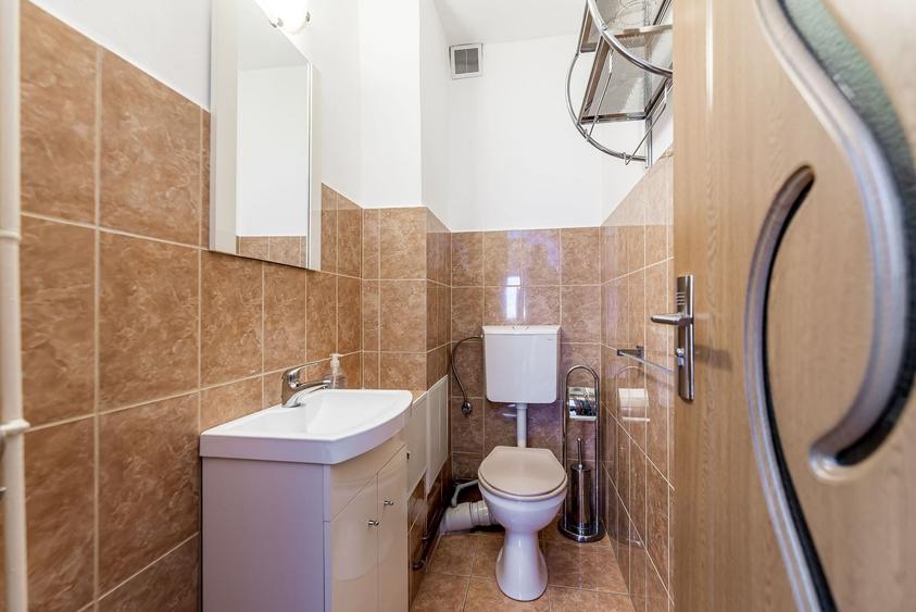 Apartament cu 3 camere decomandat, mobilat în Podgoria