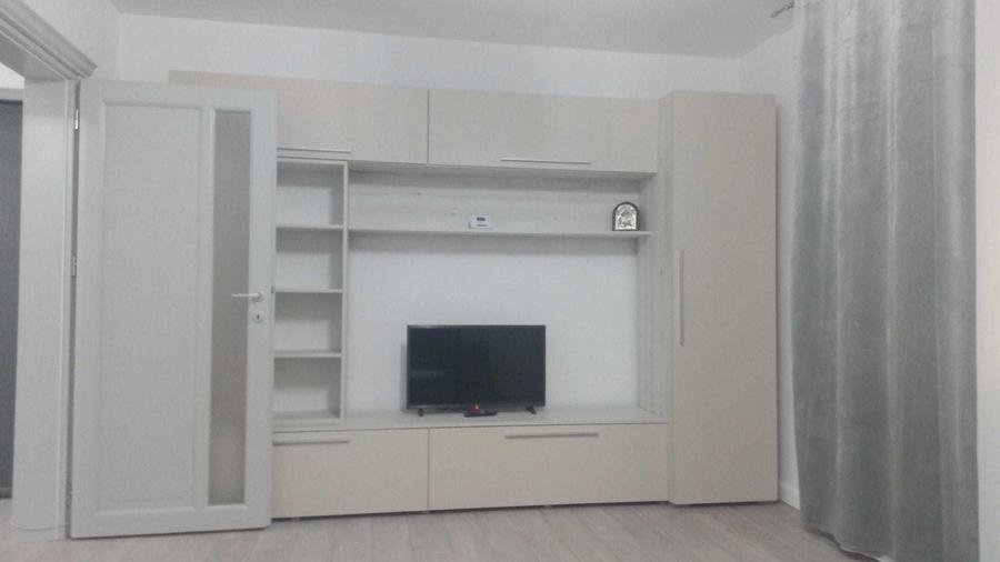 Garsonieră decomandată în Cornișa