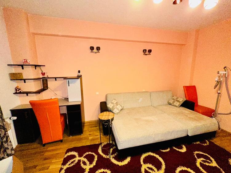 Apartament cu 3 camere decomandat, mobilat în Ștefan cel Mare