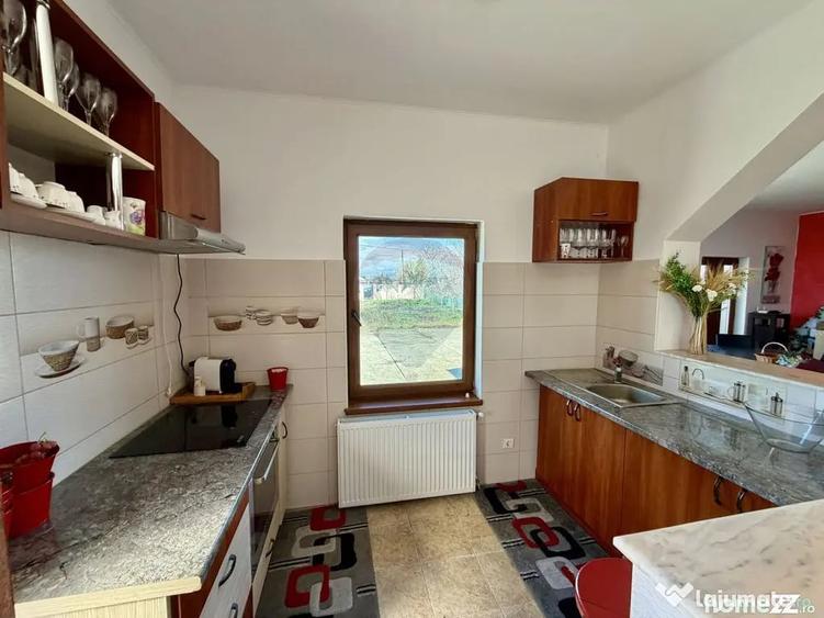 Casă cu 5 camere cu Teren 3400 Mp în Răchitosu