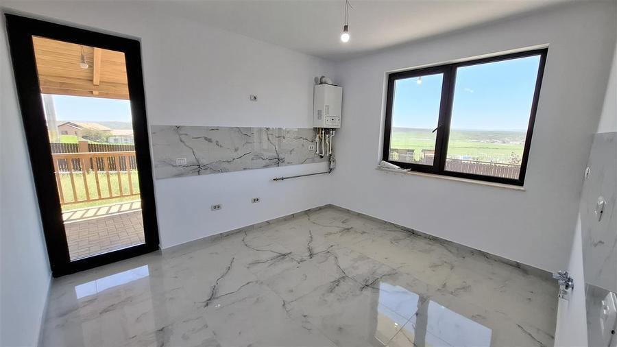 Casă individuală cu 4 camere cu Canalizare în Valea Lupului