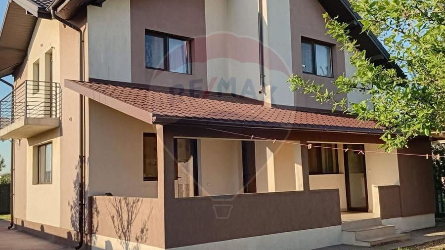Casă individuală cu 5 camere cu Teren 481 Mp în Domnești