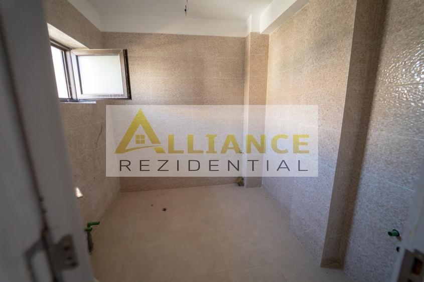 Casă individuală cu 5 camere cu Canalizare în Berceni