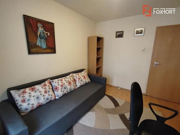 Apartament cu 4 camere decomandat în Soarelui