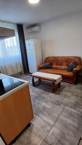 Apartament cu 2 camere decomandat în Exterior Vest