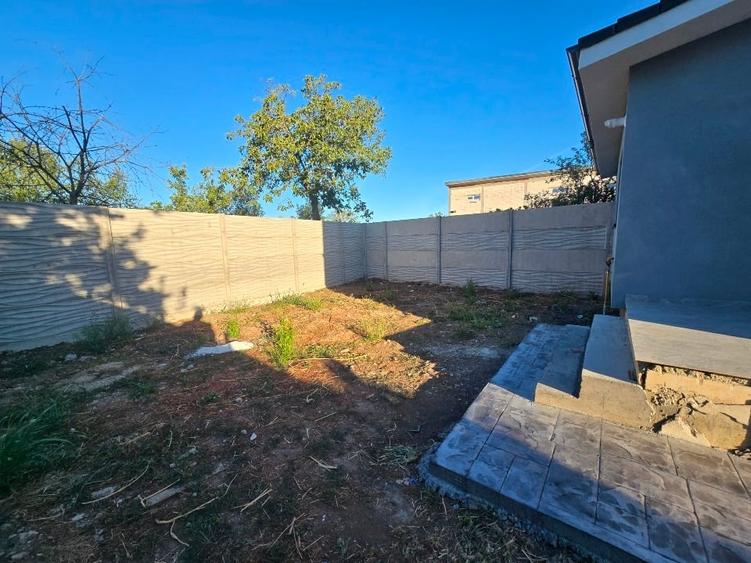 Duplex cu 4 camere cu Canalizare în Sânandrei