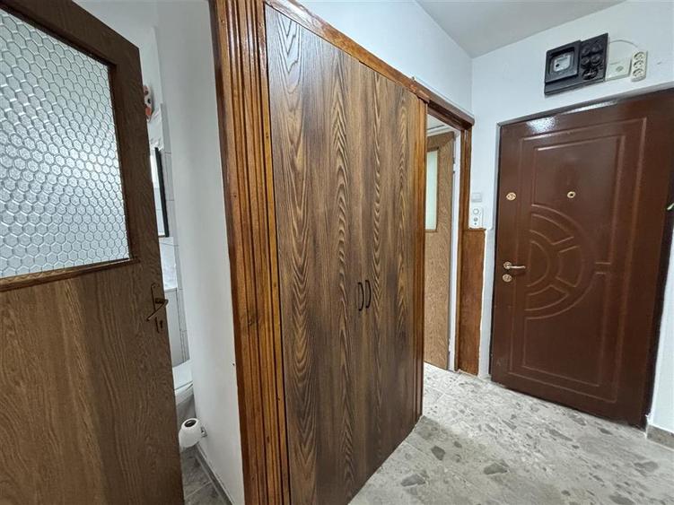 Apartament cu 2 camere semidecomandat în Rogerius