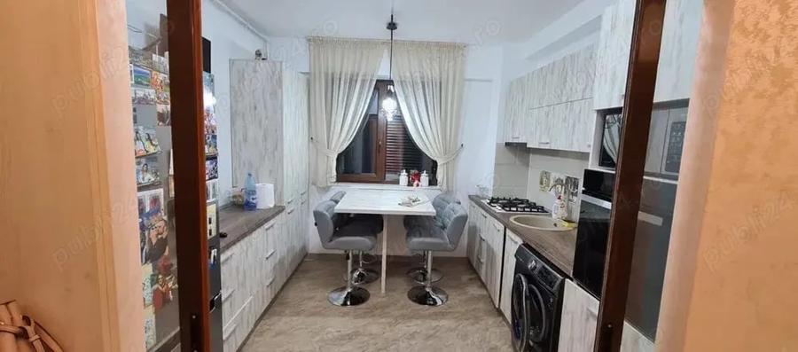Apartament cu 3 camere, mobilat în Nord