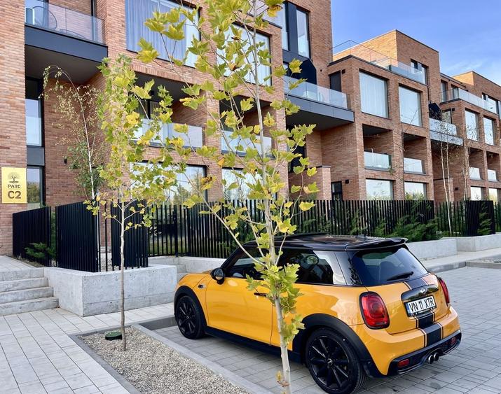 Apartament cu 3 camere decomandat, mobilat în Tunari