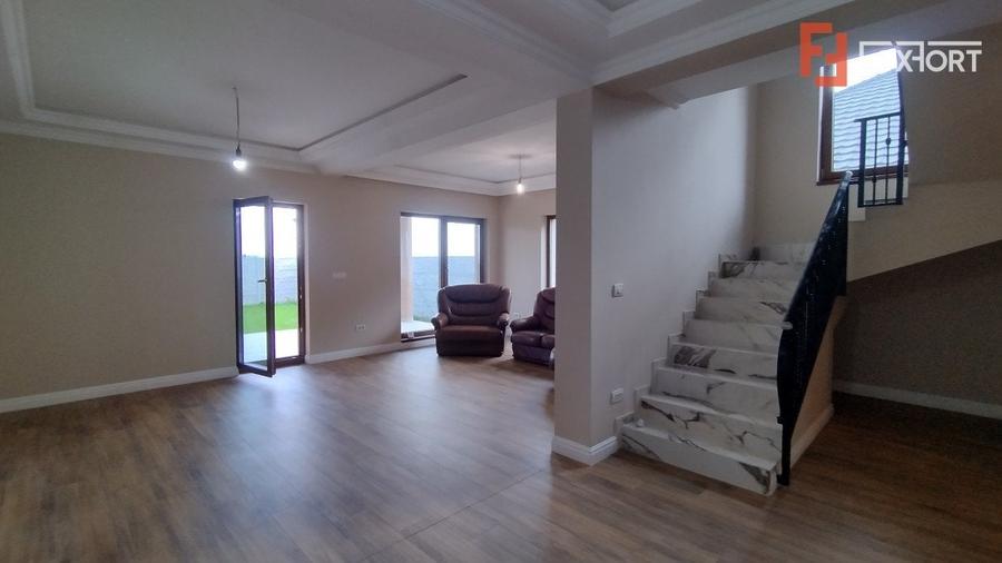 Duplex cu 4 camere cu Teren 280 Mp în Săcălaz