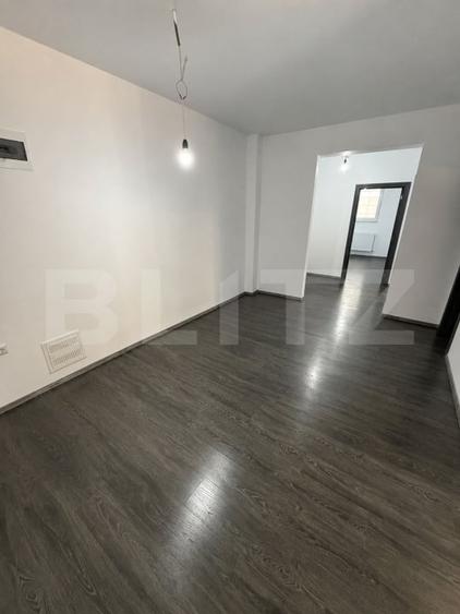 Apartament cu 3 camere decomandat, mobilat în Sud