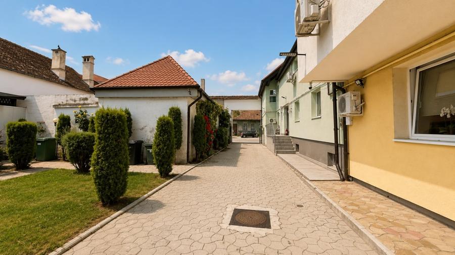 Apartament cu 3 camere în zona Centrală/ Strada Lungă - 14