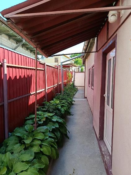 Casă cu 4 camere cu Teren 240 Mp în Central
