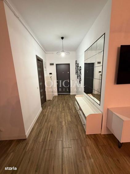Apartament cu 3 camere semidecomandat, mobilat în Florești