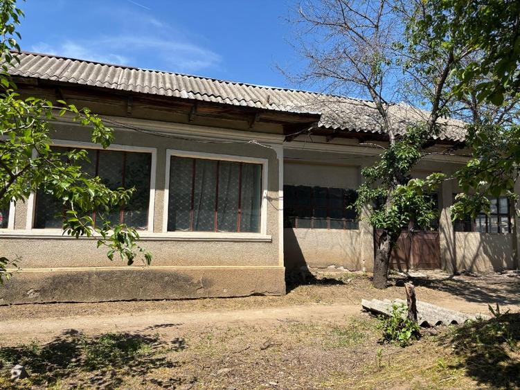 Casă individuală cu 5 camere cu Teren 722 Mp în Țigănești
